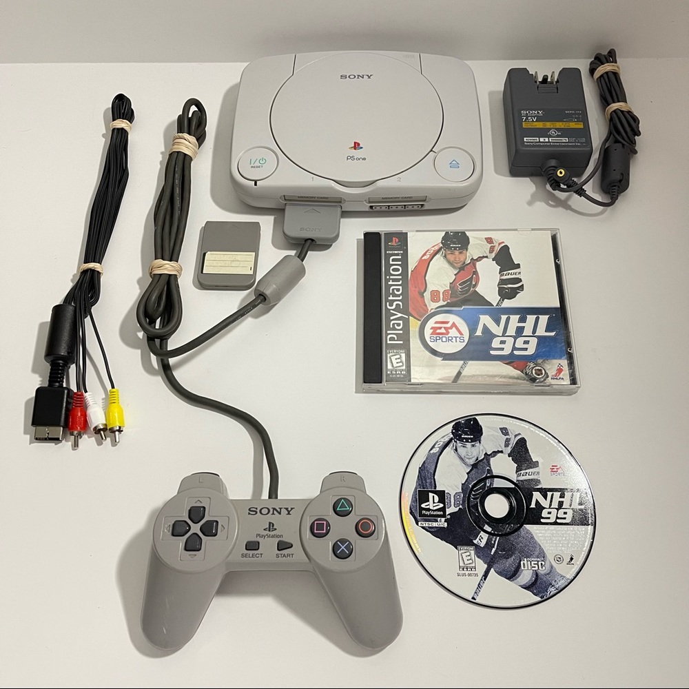 (BUNDLE) PlayStation one Slim W/1 Game & Accessories!!